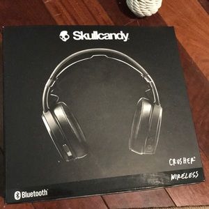 Wireless Skullcandy headphones